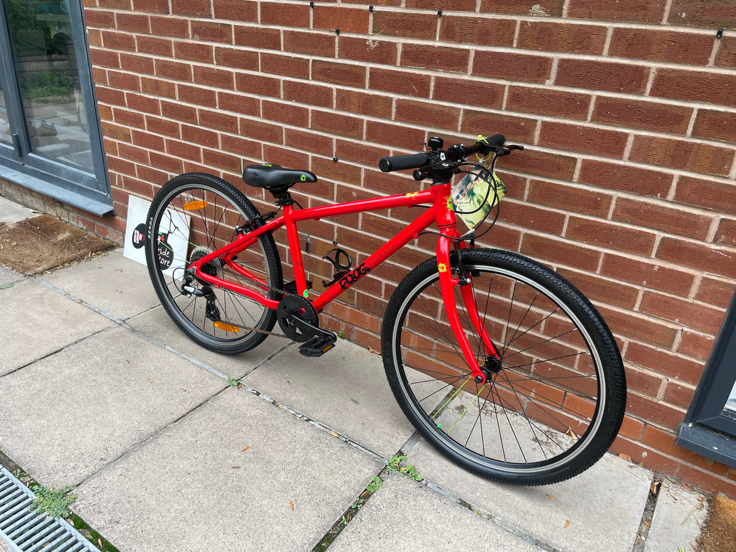 A Pre Loved Frog Bike For Sale, Red Frog 69, 26” wheels, 8 speed, V brakes, bottle cage, very lightweight, nationwide delivery is available.