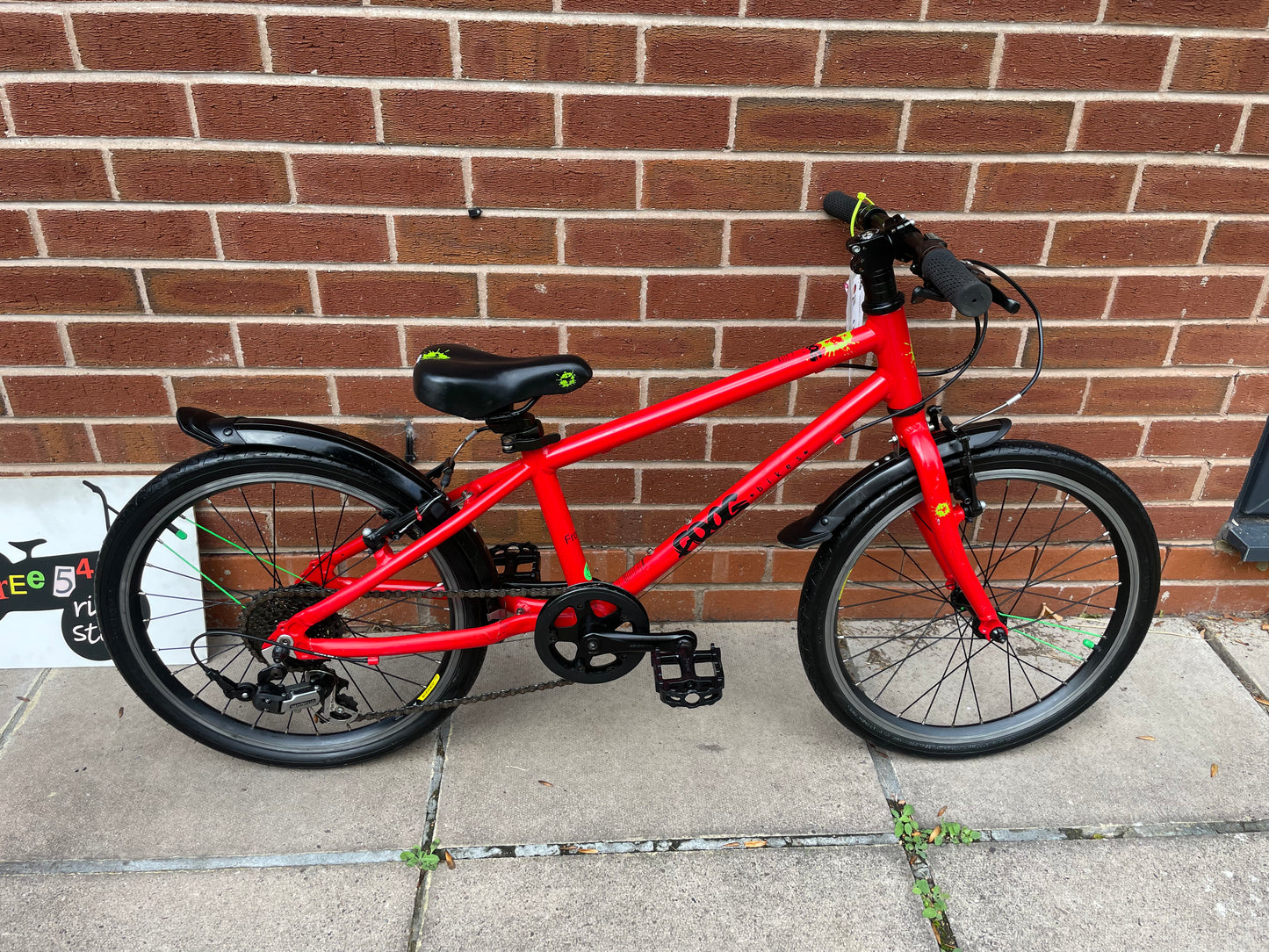 A Pre Loved Frog Bike For Sale, Red Frog 55, 20” wheels, 8 speed, V brakes, mudguards, very lightweight, nationwide delivery is available.