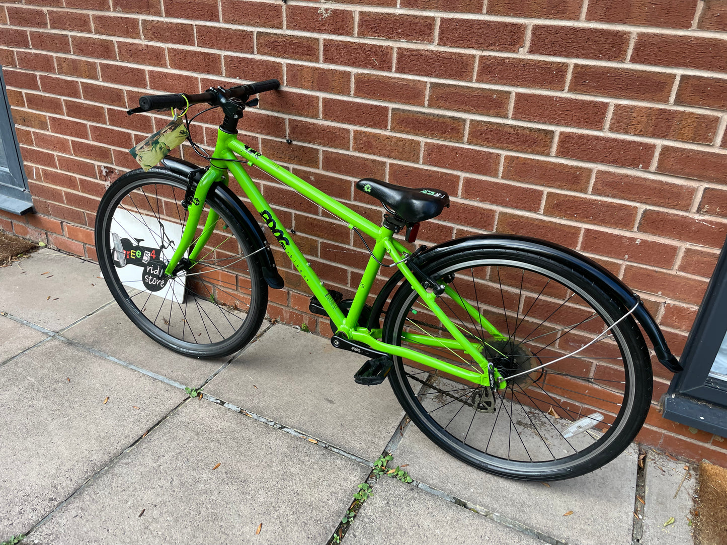 A Pre Loved Frog Bike For Sale, Green Frog 69 26” wheel hybrid bike, 8 speed, V brakes, mudguards, very lightweight, excellent condition, nationwide delivery is available.