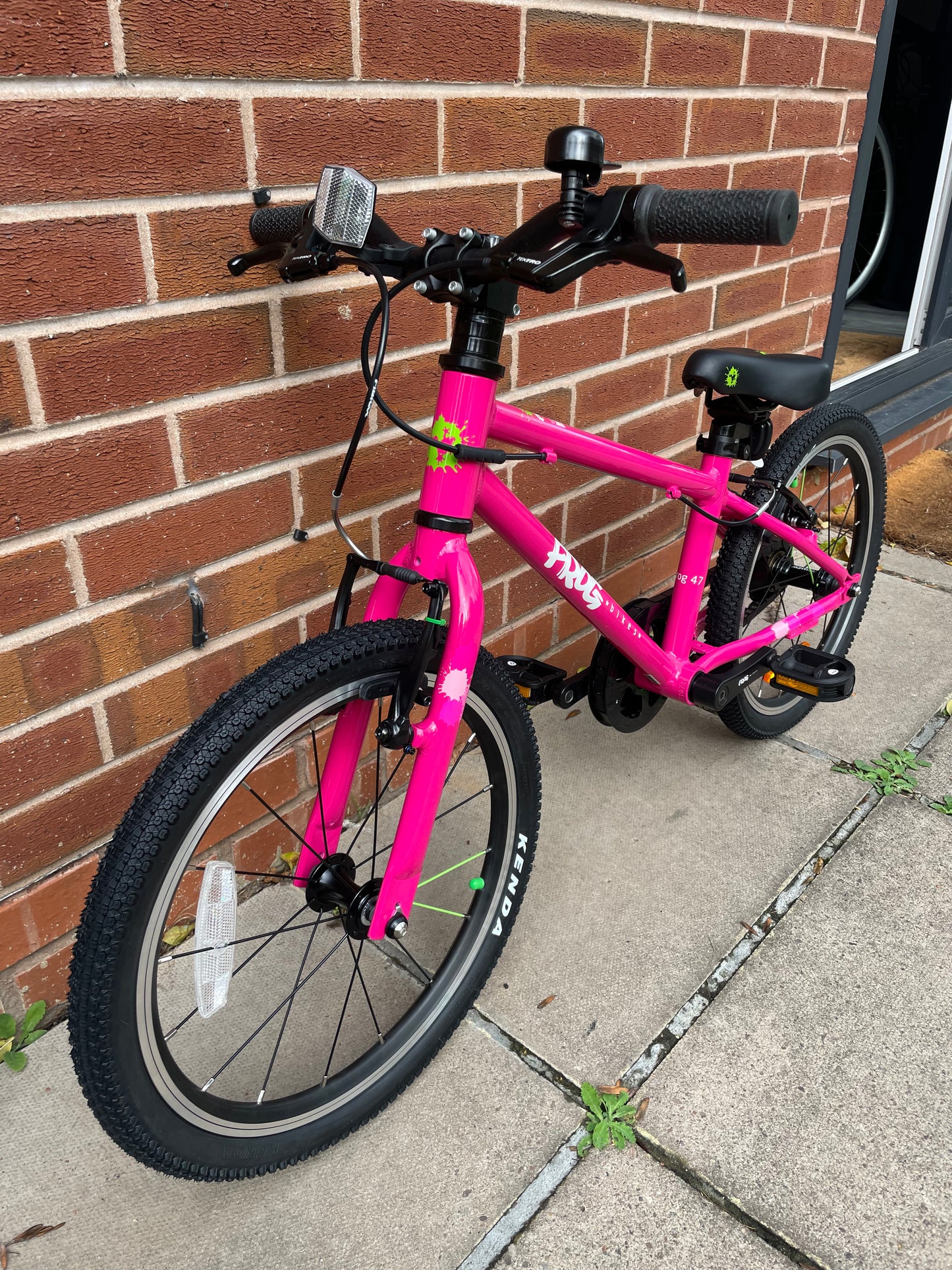 Brand New Frog Bike For Sale, Pink Frog 47 First Pedal Bike with 18” wheels, V brakes, very lightweight, nationwide delivery is available.