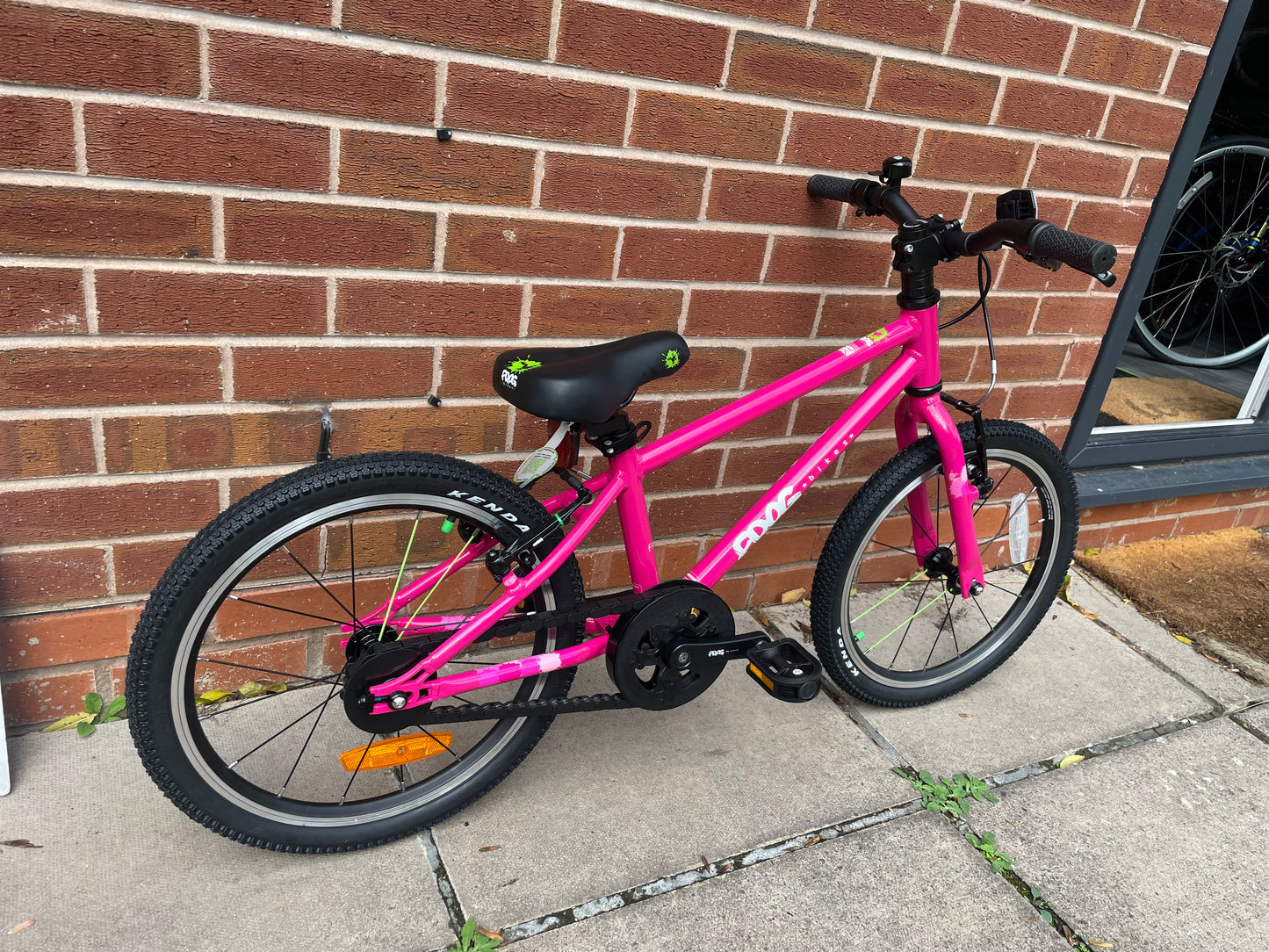 Brand New Frog Bike For Sale, Pink Frog 47 First Pedal Bike with 18” wheels, V brakes, very lightweight, nationwide delivery is available.