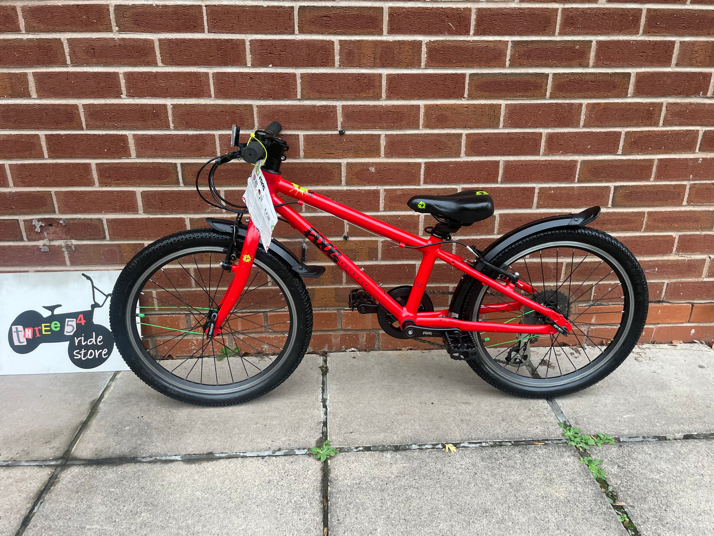 A Pre Loved Frog Bike For Sale, Red Frog 52, 20” wheels, 8 speed, V brakes, mudguards, very lightweight, nationwide delivery is available.