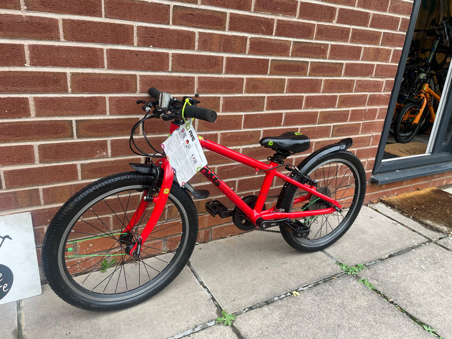 A Pre Loved Frog Bike For Sale, Red Frog 52, 20” wheels, 8 speed, V brakes, mudguards, very lightweight, nationwide delivery is available.