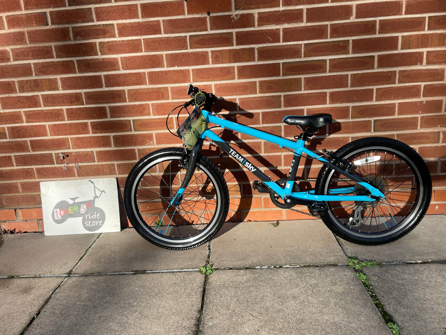 A Pre Loved Frog Bike For Sale, Team Sky Frog 55, Blue Frog 55, 20” wheels, 8 speed, V brakes, very lightweight, nationwide delivery is available.