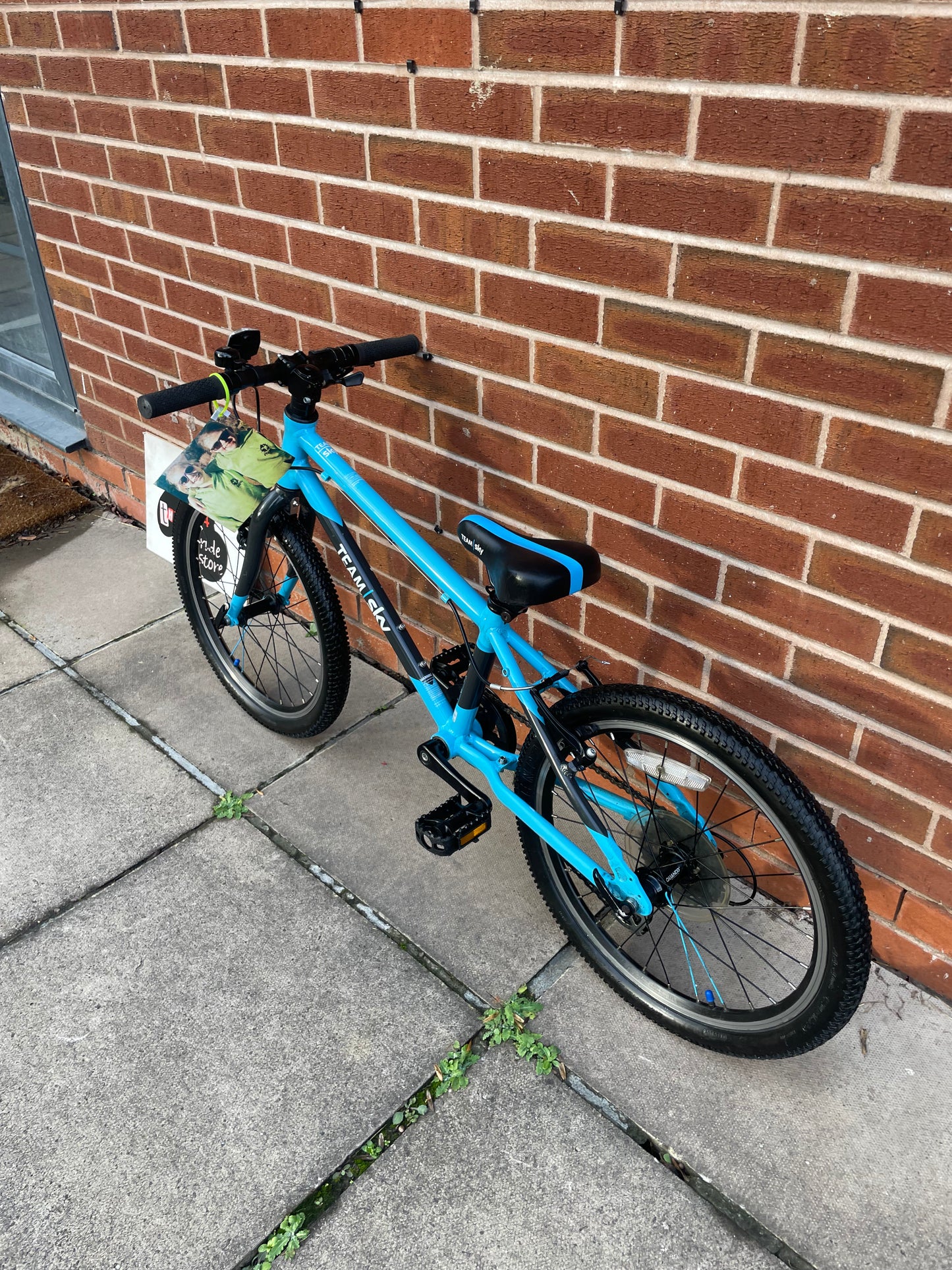 A Pre Loved Frog Bike For Sale, Team Sky Frog 55, Blue Frog 55, 20” wheels, 8 speed, V brakes, very lightweight, nationwide delivery is available.