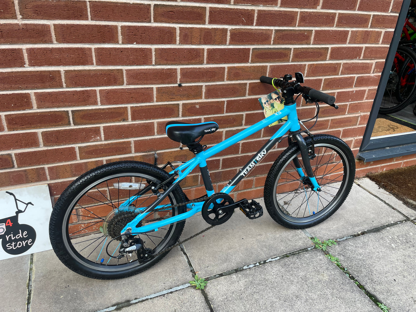 A Pre Loved Frog Bike For Sale, Team Sky Frog 55, Blue Frog 55, 20” wheels, 8 speed, V brakes, very lightweight, nationwide delivery is available.
