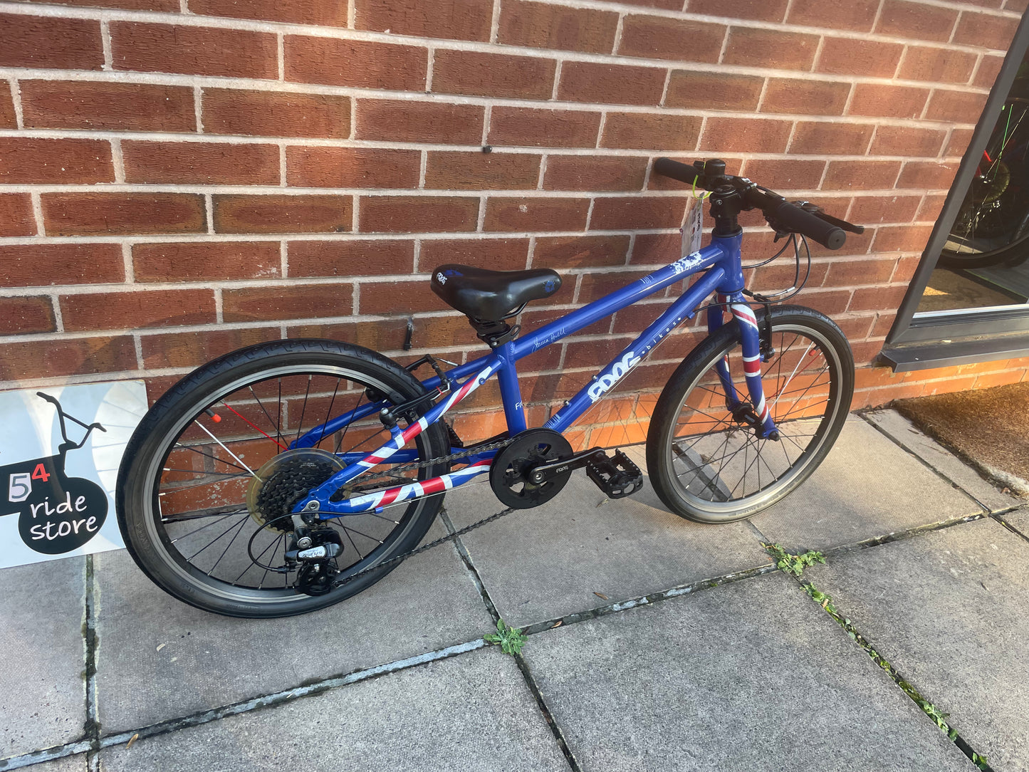 A Pre Loved Frog Bike For Sale, Blue Frog 52 Frog 53, 20” wheels, 8 speed, V brakes, very lightweight, nationwide delivery is available.