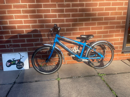A Pre Loved Isla Bike For Sale, Blue Isla Cnoc 20L, 20” wheels, 8 speed, V brakes, mudguards, very lightweight, nationwide delivery is available.