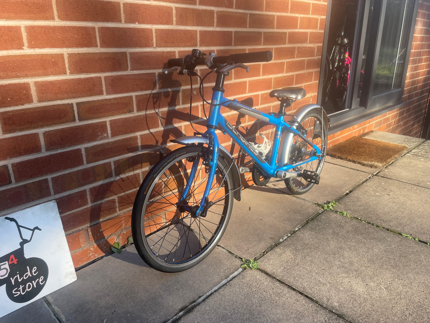 A Pre Loved Isla Bike For Sale, Blue Isla Cnoc 20L, 20” wheels, 8 speed, V brakes, mudguards, very lightweight, nationwide delivery is available.