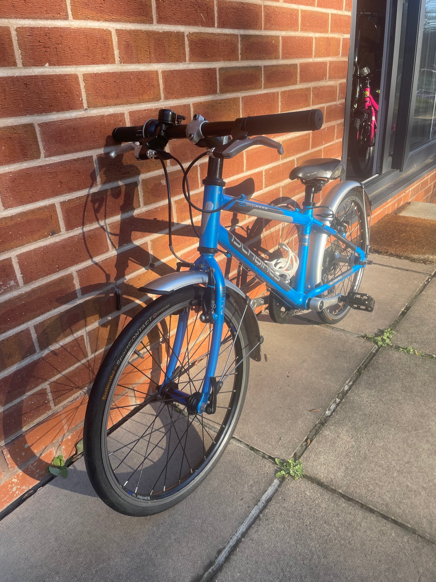 A Pre Loved Isla Bike For Sale, Blue Isla Cnoc 20L, 20” wheels, 8 speed, V brakes, mudguards, very lightweight, nationwide delivery is available.