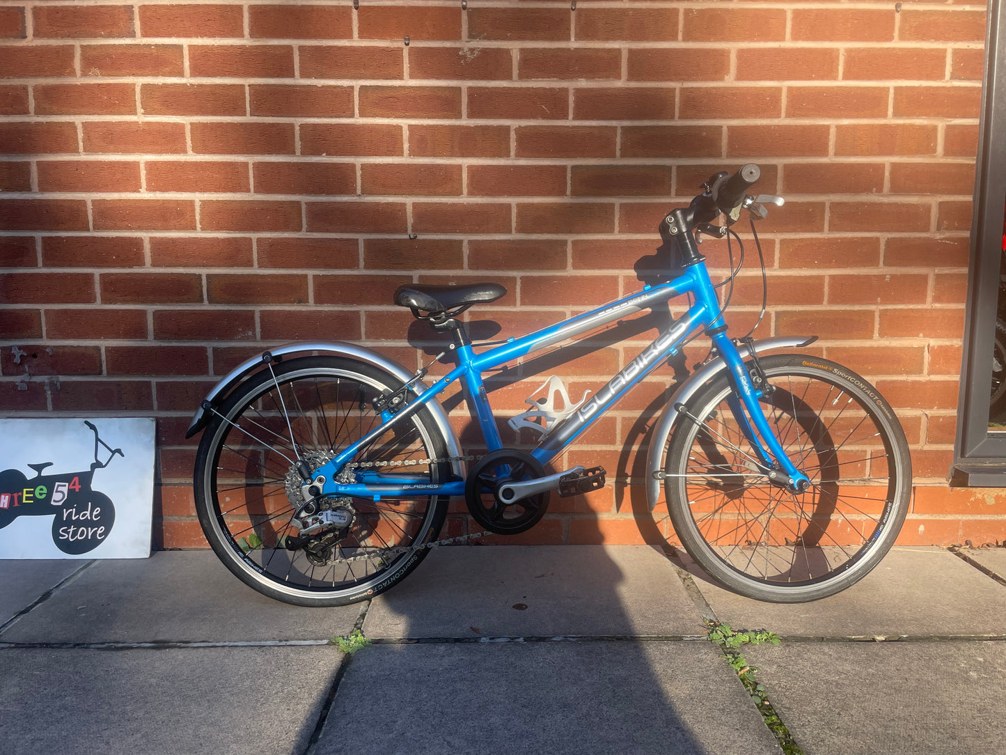 A Pre Loved Isla Bike For Sale, Blue Isla Cnoc 20L, 20” wheels, 8 speed, V brakes, mudguards, very lightweight, nationwide delivery is available.