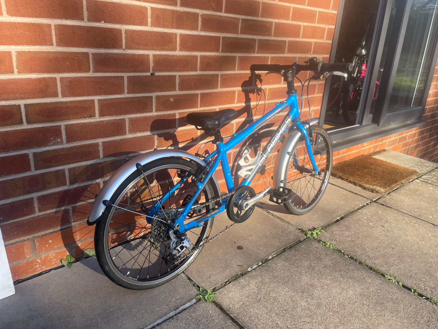 A Pre Loved Isla Bike For Sale, Blue Isla Cnoc 20L, 20” wheels, 8 speed, V brakes, mudguards, very lightweight, nationwide delivery is available.