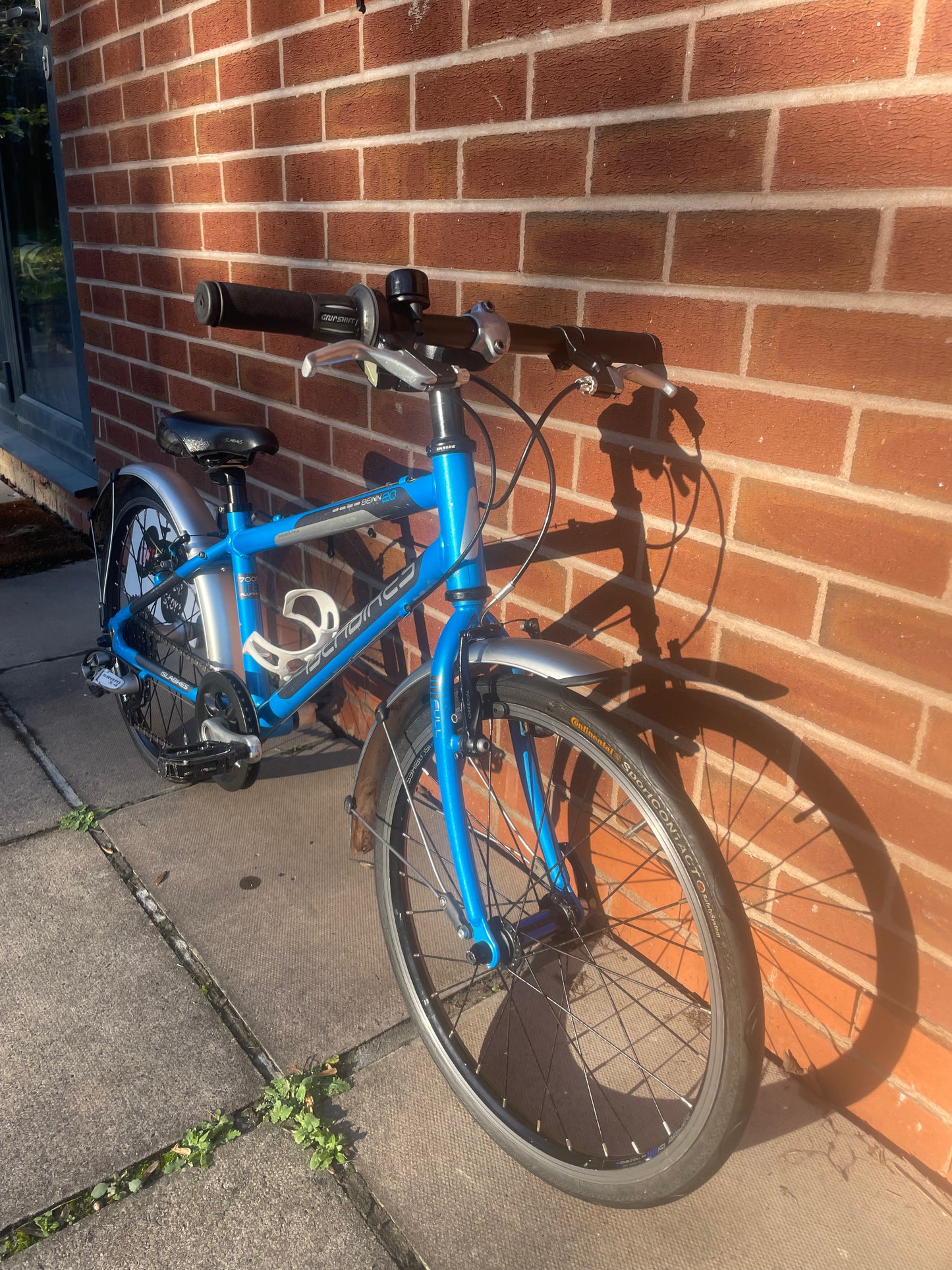 A Pre Loved Isla Bike For Sale, Blue Isla Cnoc 20L, 20” wheels, 8 speed, V brakes, mudguards, very lightweight, nationwide delivery is available.