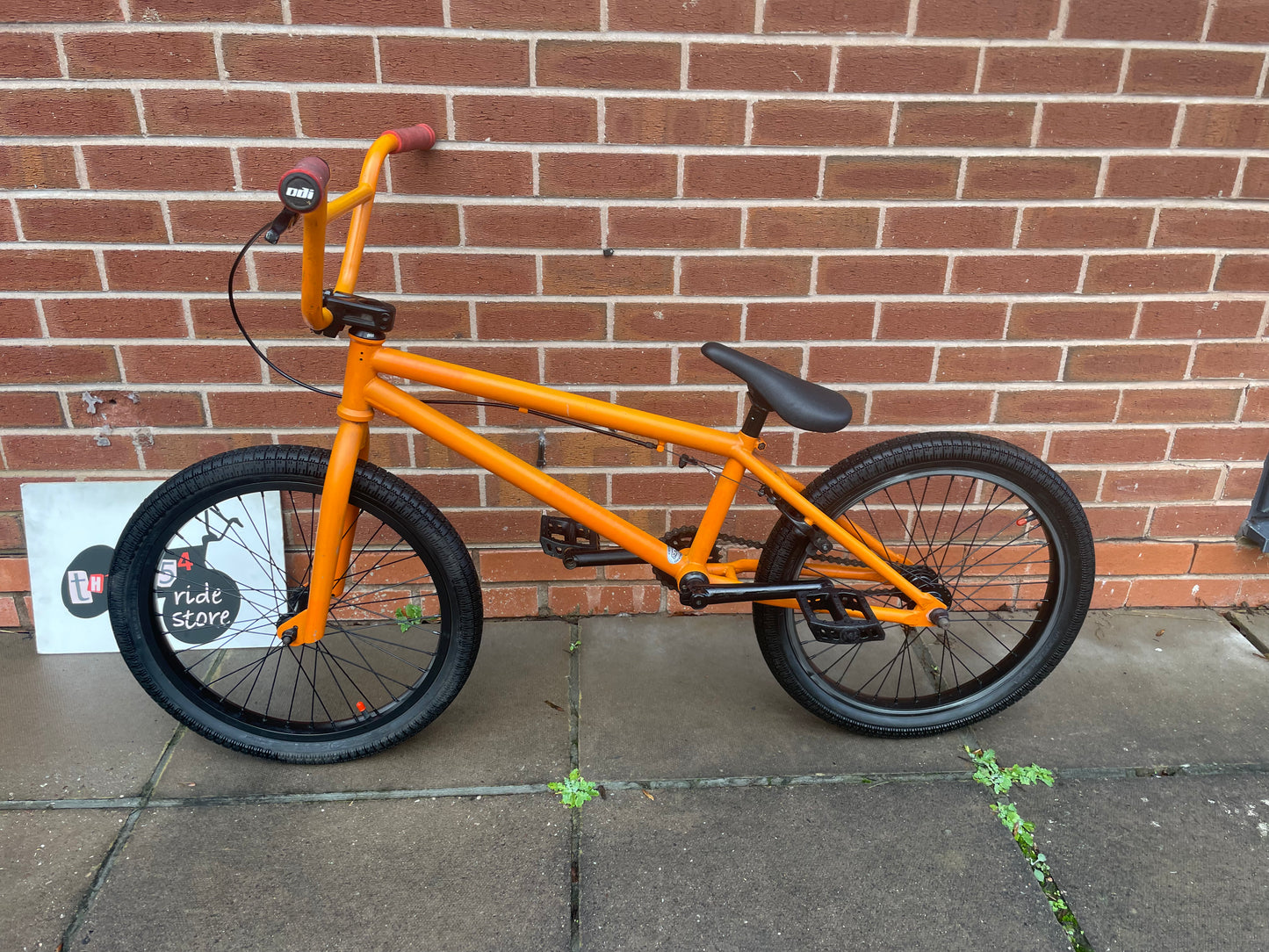 United Recruit BMX For Sale, Orange United BMX, 20” wheels, rear U brake, 3 piece crank, 14mm rear axle 10mm front axle, ODI grips, nationwide delivery is available.