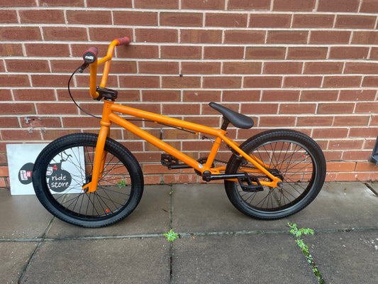 United Recruit BMX For Sale, Orange United BMX, 20” wheels, rear U brake, 3 piece crank, 14mm rear axle 10mm front axle, ODI grips, nationwide delivery is available.