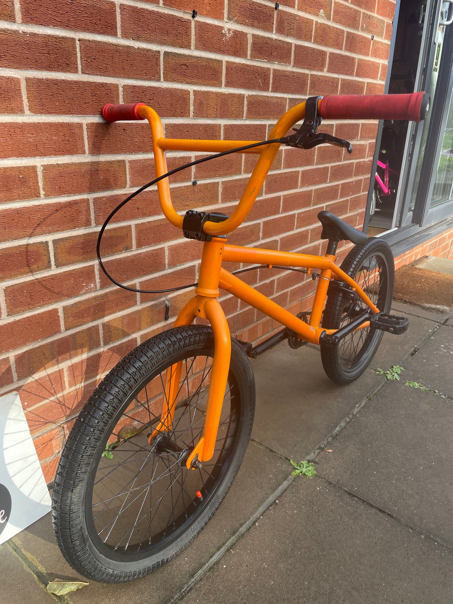 United Recruit BMX For Sale, Orange United BMX, 20” wheels, rear U brake, 3 piece crank, 14mm rear axle 10mm front axle, ODI grips, nationwide delivery is available.