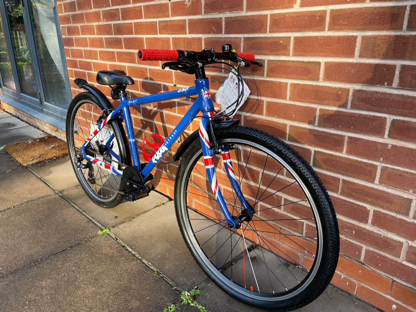 A Pre Loved Frog Bike For Sale, Frog 73 hybrid bicycle, 26” wheels, 8 speed, V brakes, mudguards, bottle cage, new grips, very lightweight, nationwide delivery is available.
