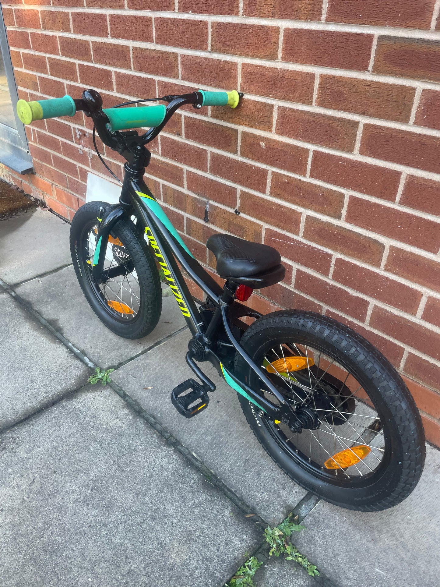 A Pre Loved Specialized RipRock 16” youth mountain bike / BMX For Sale, 16” wheels, front V brake rear coaster brake, BMX handlebars with pad, fully enclosed chain, excellent condition, nationwide delivery is available.