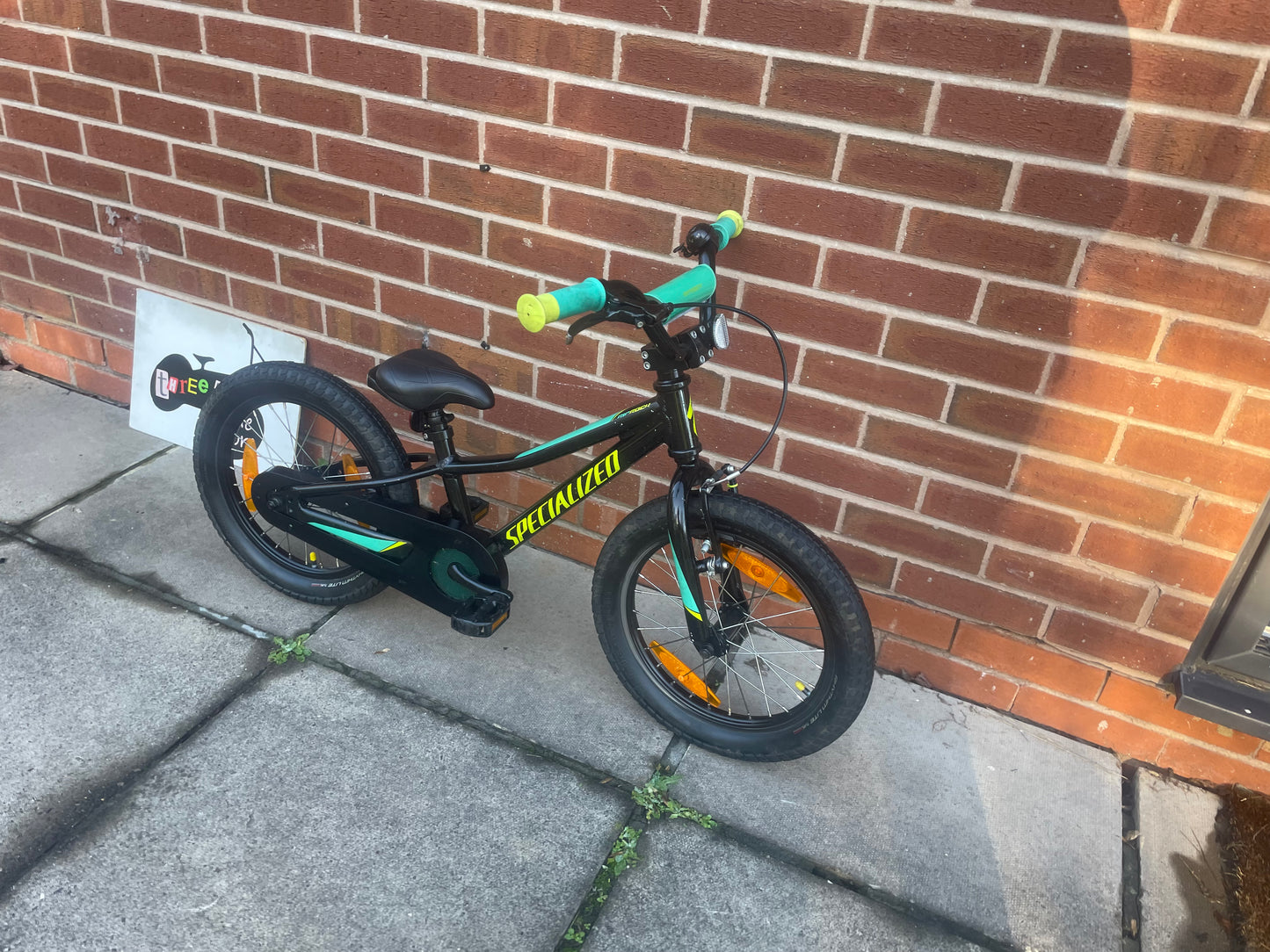 A Pre Loved Specialized RipRock 16” youth mountain bike / BMX For Sale, 16” wheels, front V brake rear coaster brake, BMX handlebars with pad, fully enclosed chain, excellent condition, nationwide delivery is available.