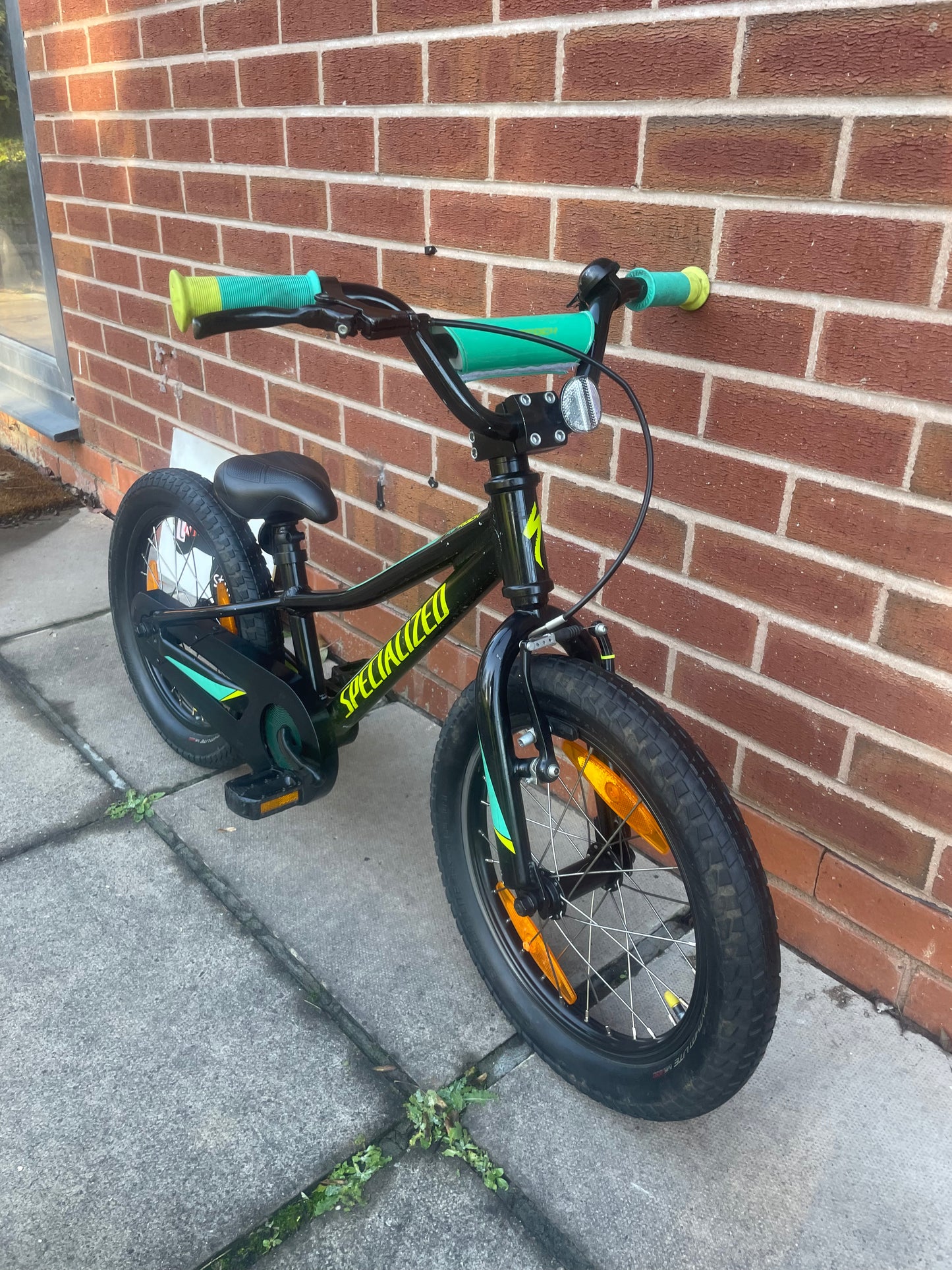A Pre Loved Specialized RipRock 16” youth mountain bike / BMX For Sale, 16” wheels, front V brake rear coaster brake, BMX handlebars with pad, fully enclosed chain, excellent condition, nationwide delivery is available.