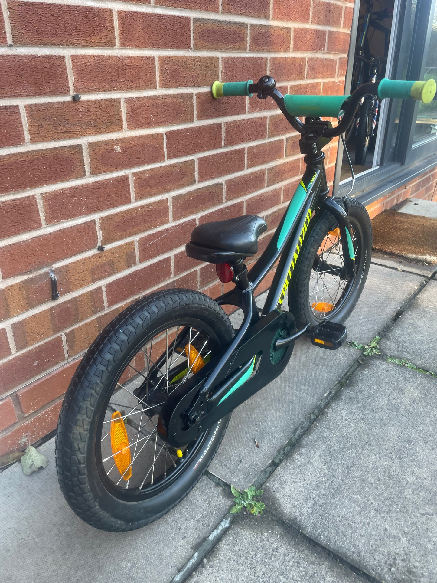 A Pre Loved Specialized RipRock 16” youth mountain bike / BMX For Sale, 16” wheels, front V brake rear coaster brake, BMX handlebars with pad, fully enclosed chain, excellent condition, nationwide delivery is available.