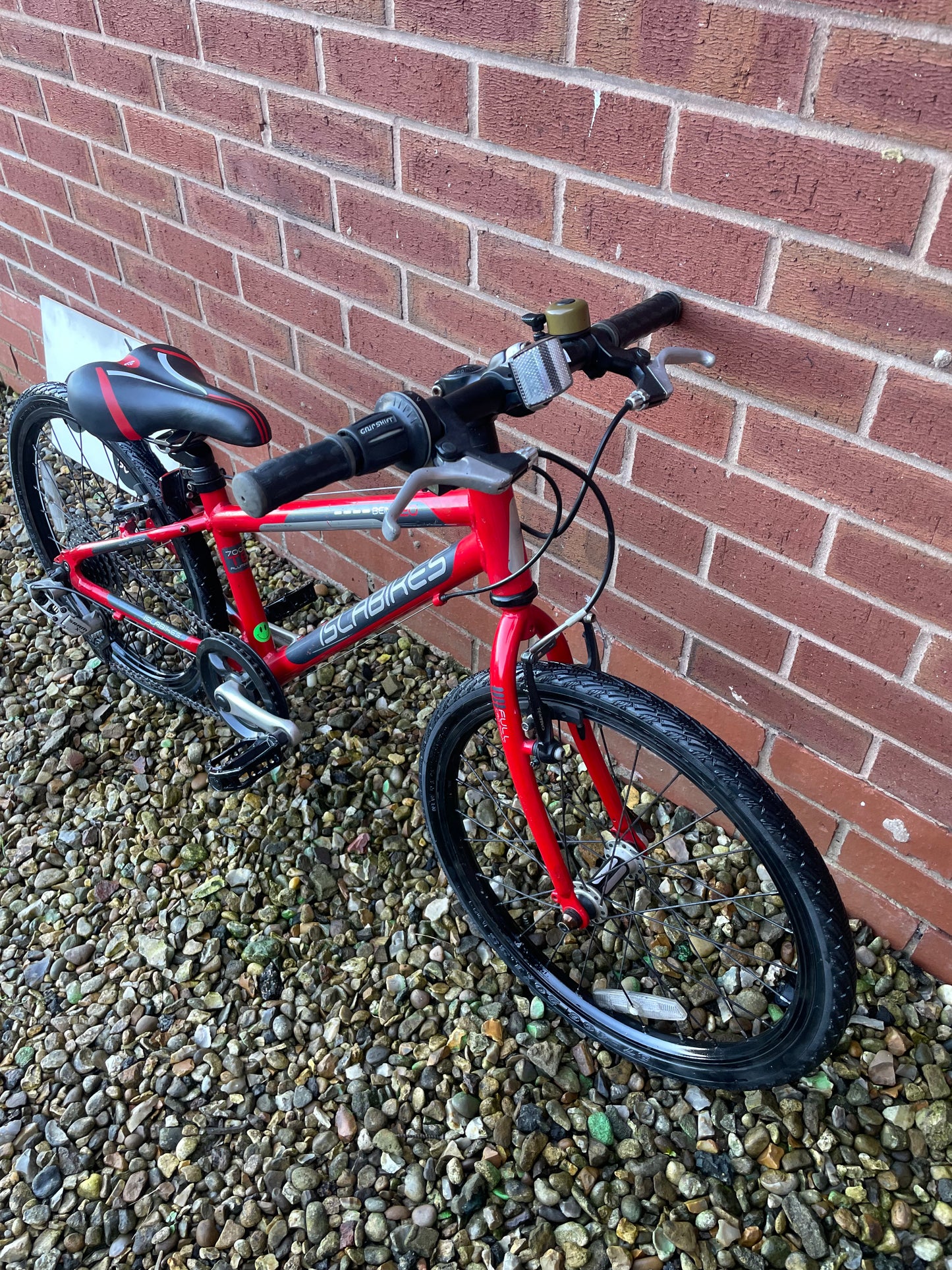 A Pre Loved Isla Bike For Sale, Red Isla Beinn 20S, 20” wheels, 8 speed, V brakes, very lightweight, nationwide delivery is available.